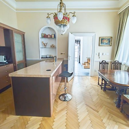 Willa Unique Location With Hot-Tub, Terrace And Garden Praga Zewnętrze zdjęcie