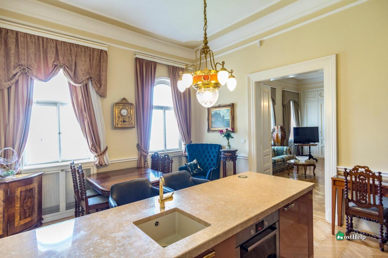 Villa With Hot-Tub, Terrace And Garden, Wenceslass Square Praga Zewnętrze zdjęcie