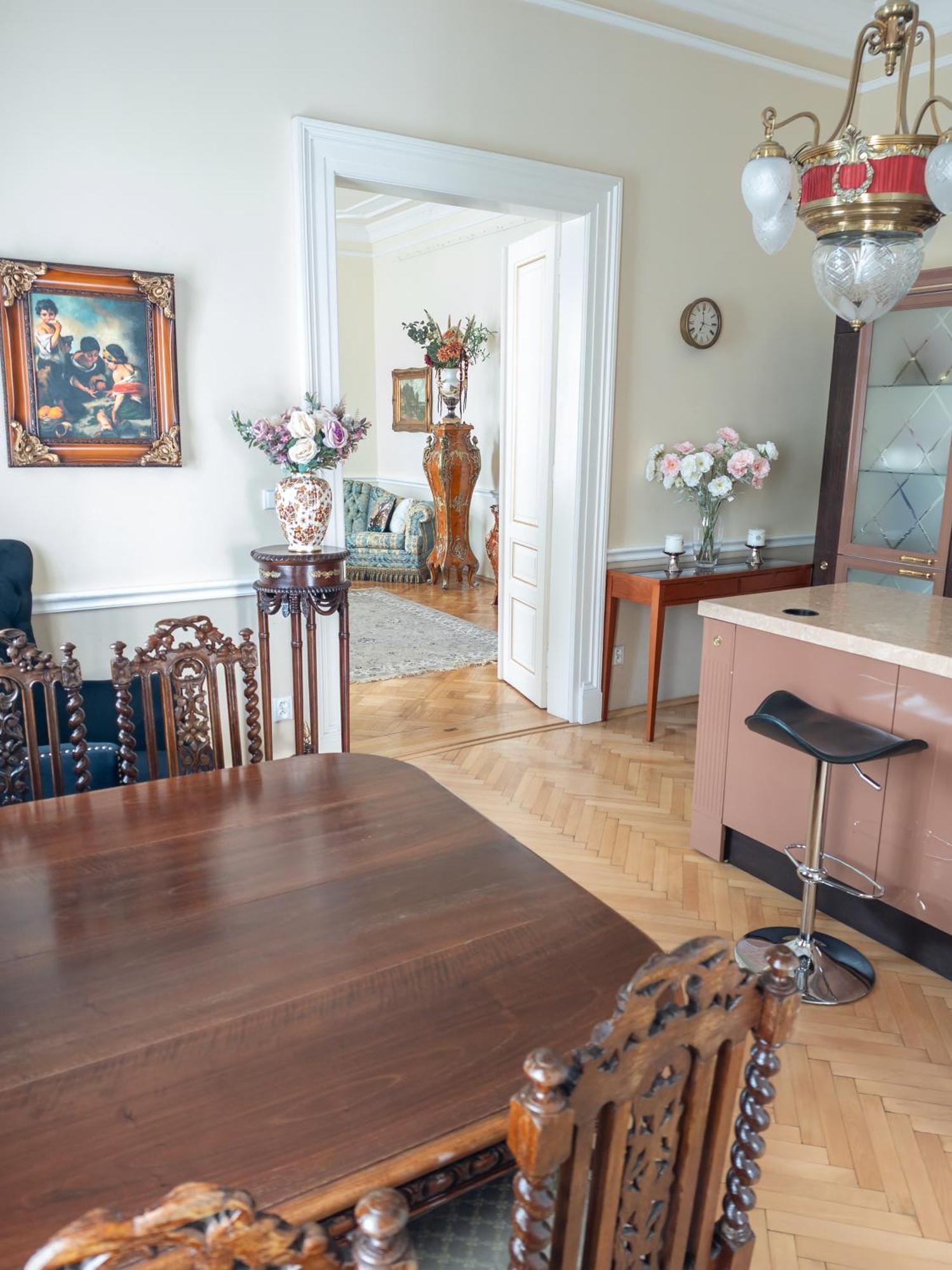 Villa With Hot-Tub, Terrace And Garden, Wenceslass Square Praga Zewnętrze zdjęcie