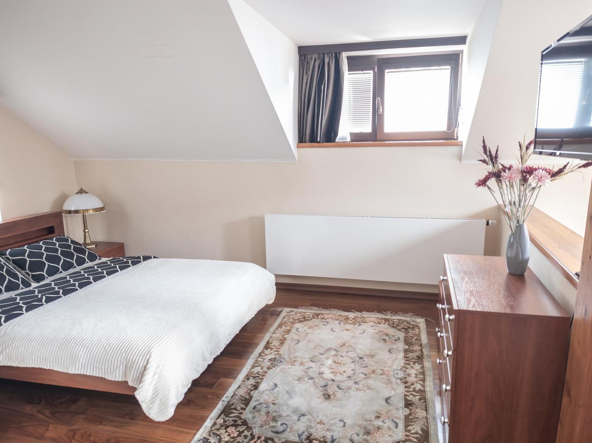 Willa Unique Location With Hot-Tub, Terrace And Garden Praga Zewnętrze zdjęcie